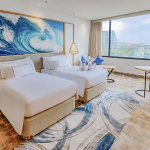 Deluxe Double or Twin Room Bathtub Daily Guest Activities